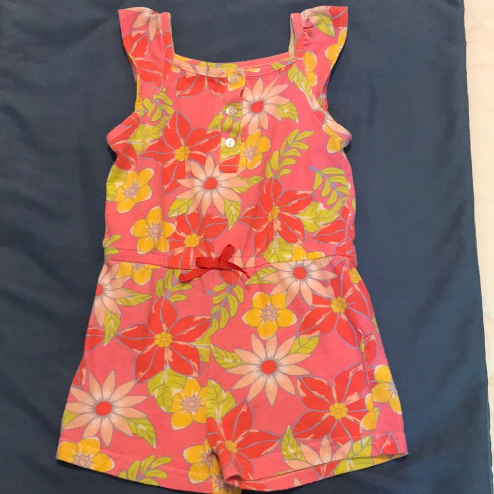 Flower print romper. 3T.